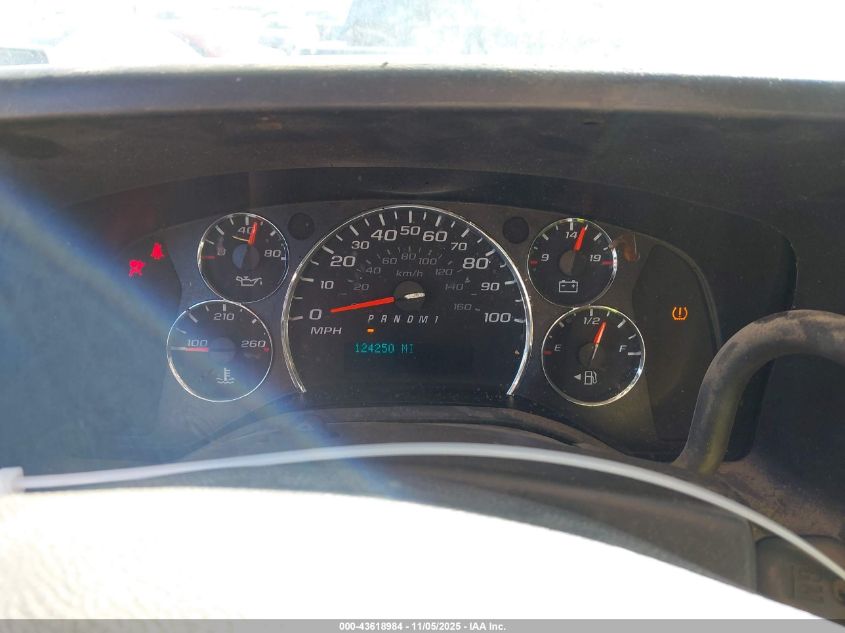 2017 GMC Savana 2500 Work Van VIN: 1GTW7AFFXH1137203 Lot: 43618984