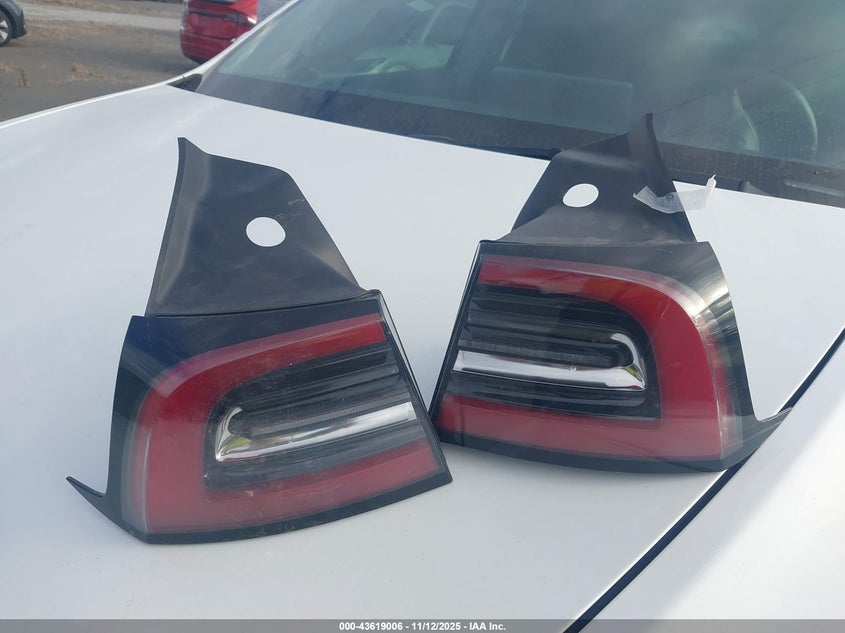 2021 Tesla Model Y Long Range Dual Motor All-Wheel Drive VIN: 5YJYGDEE9MF115438 Lot: 43619006