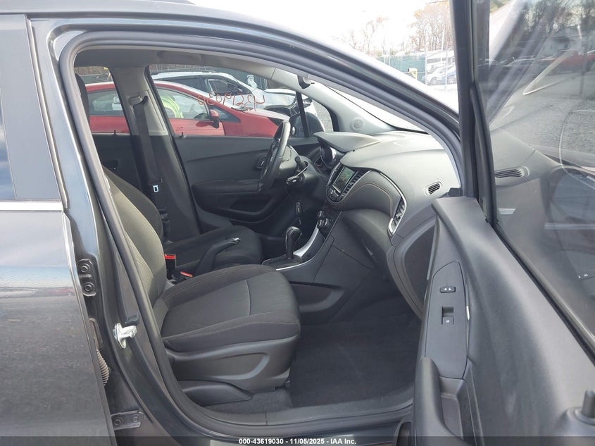 2019 CHEVROLET TRAX LT 3GNCJLSB8KL321159