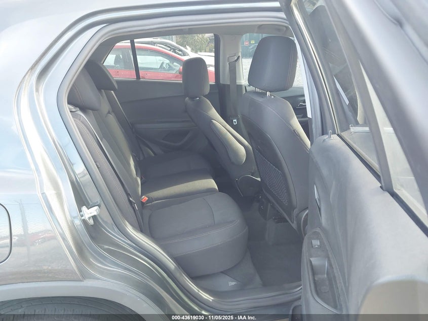 2019 CHEVROLET TRAX LT 3GNCJLSB8KL321159