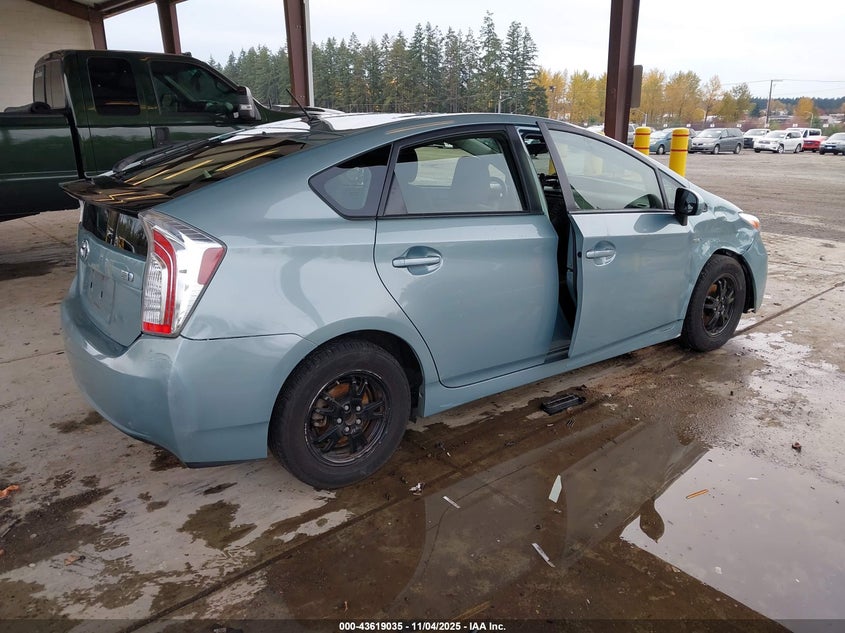 2015 TOYOTA PRIUS TWO JTDKN3DU1F1917864