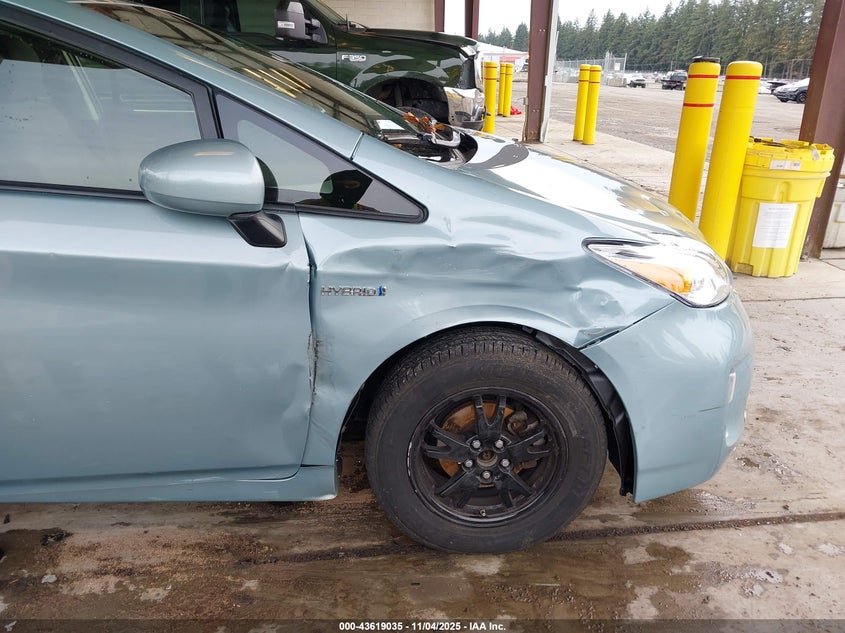 2015 TOYOTA PRIUS TWO JTDKN3DU1F1917864