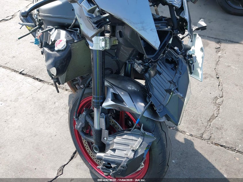 2025 Kawasaki Zx636 K VIN: JKBZXJJ18SA017969 Lot: 43619038