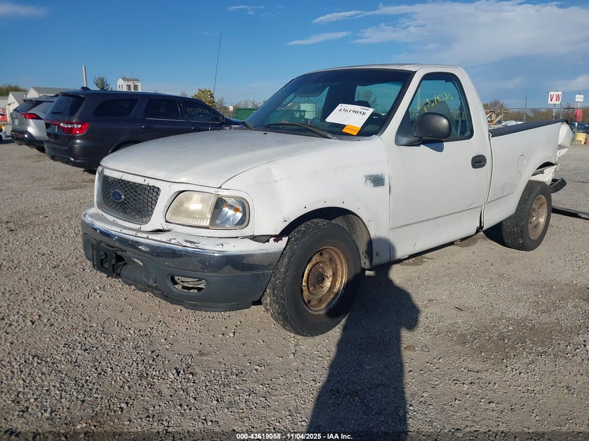 2FTRF17232CA92137 2002 FORD F-150 photo no. 2