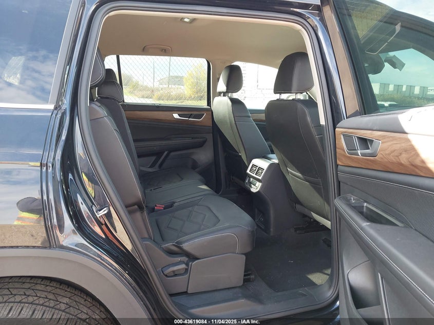 1V2HR2CA1SC537078 2025 VOLKSWAGEN ATLAS photo no. 8