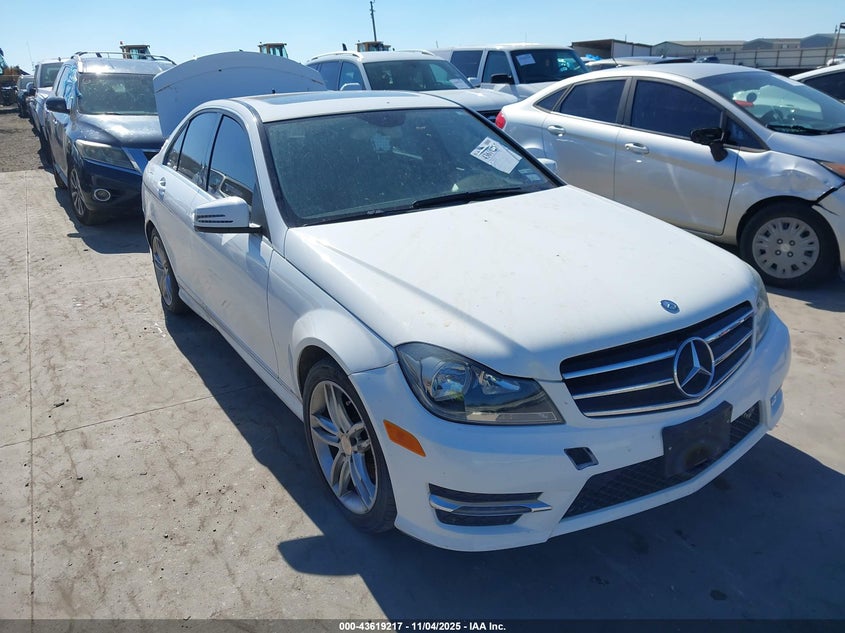 2014 MERCEDES-BENZ C 250 SPORT - WDDGF4HB4EA934700