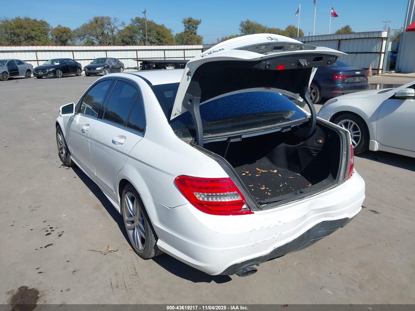 2014 MERCEDES-BENZ C 250 SPORT - WDDGF4HB4EA934700