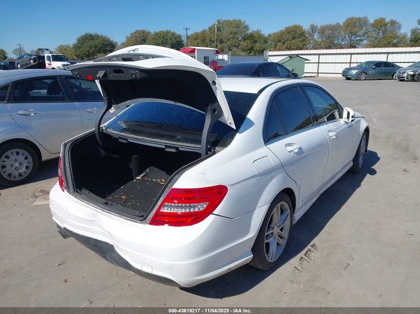 2014 MERCEDES-BENZ C 250 SPORT - WDDGF4HB4EA934700