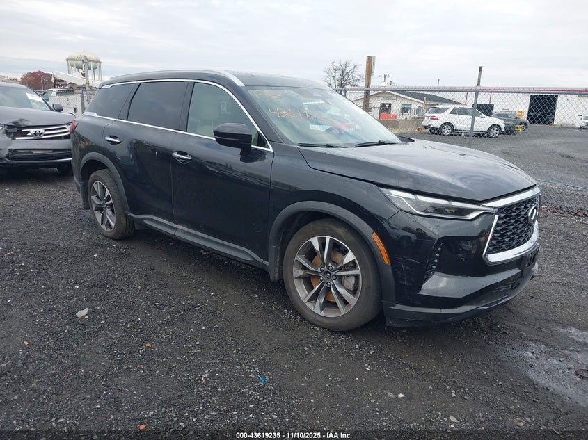 INFINITI QX60 LUXE AWD
