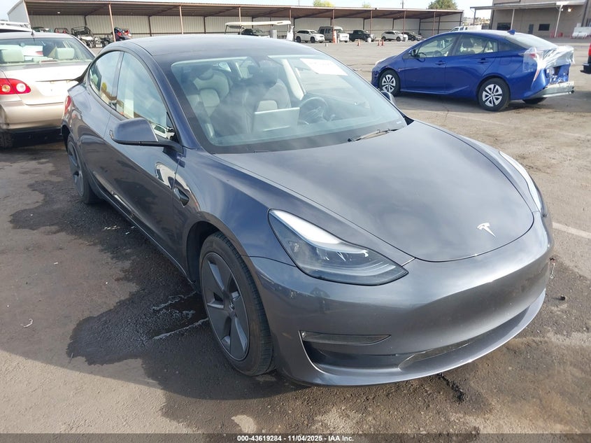TESLA MODEL 3 REAR-WHEEL DRIVE