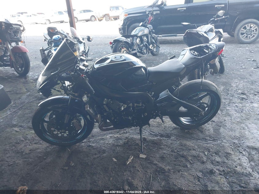 2020 SUZUKI GSX-R750 JS1GR7MA8L7100157