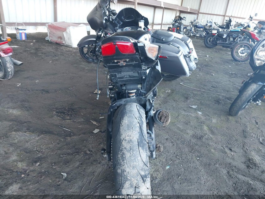 2020 SUZUKI GSX-R750 JS1GR7MA8L7100157