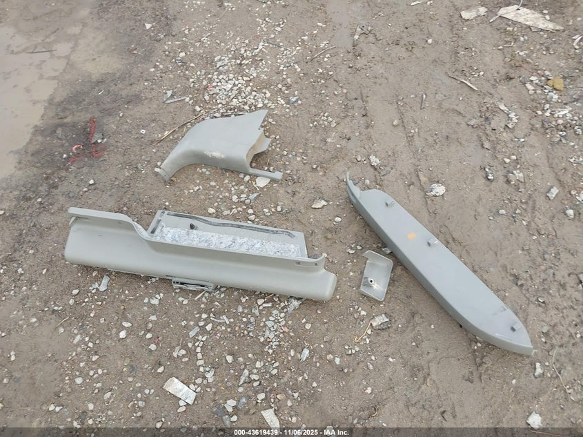 2001 Chevrolet Blazer Lt VIN: 1GNDT13W012141081 Lot: 43619439