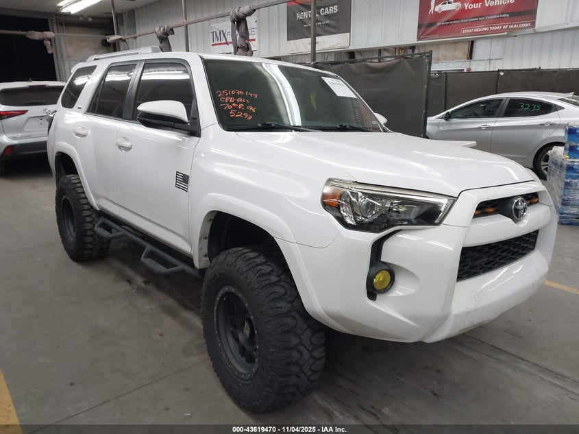 TOYOTA 4RUNNER SR5