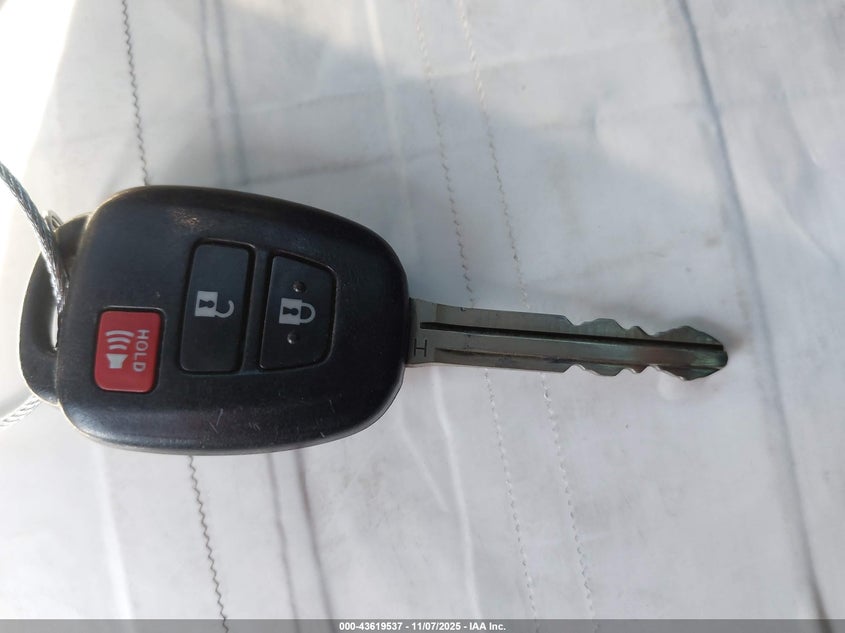 2017 TOYOTA RAV4 LE JTMZFREV6HJ710816