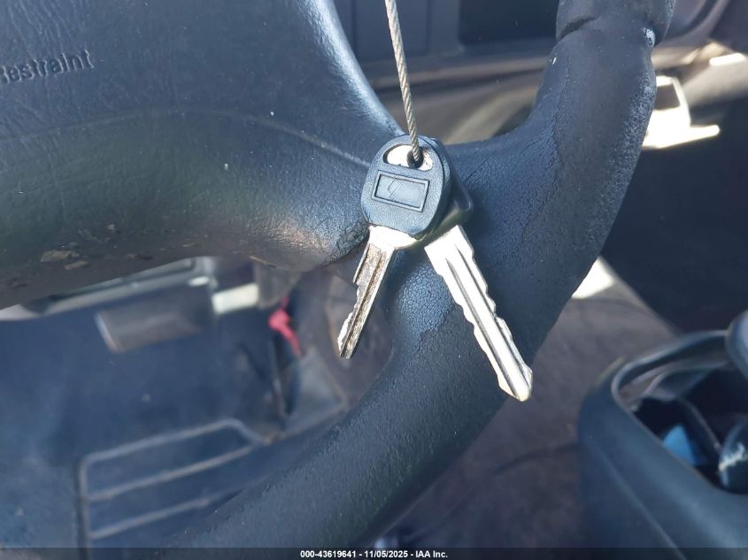 1996 Chevrolet Gmt-400 C1500 VIN: 2GCEC19W3T1119227 Lot: 43619641