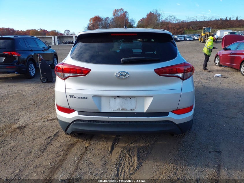 2018 HYUNDAI TUCSON SE - KM8J23A49JU770396
