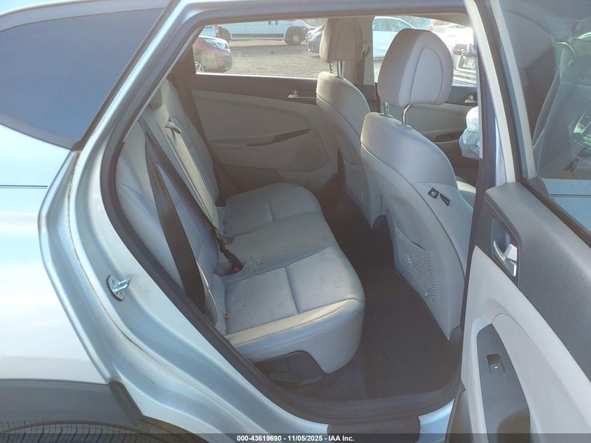 2018 HYUNDAI TUCSON SE - KM8J23A49JU770396