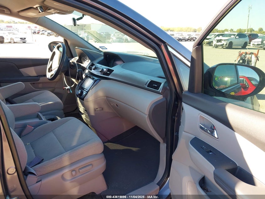 2016 HONDA ODYSSEY SE 5FNRL5H38GB042163