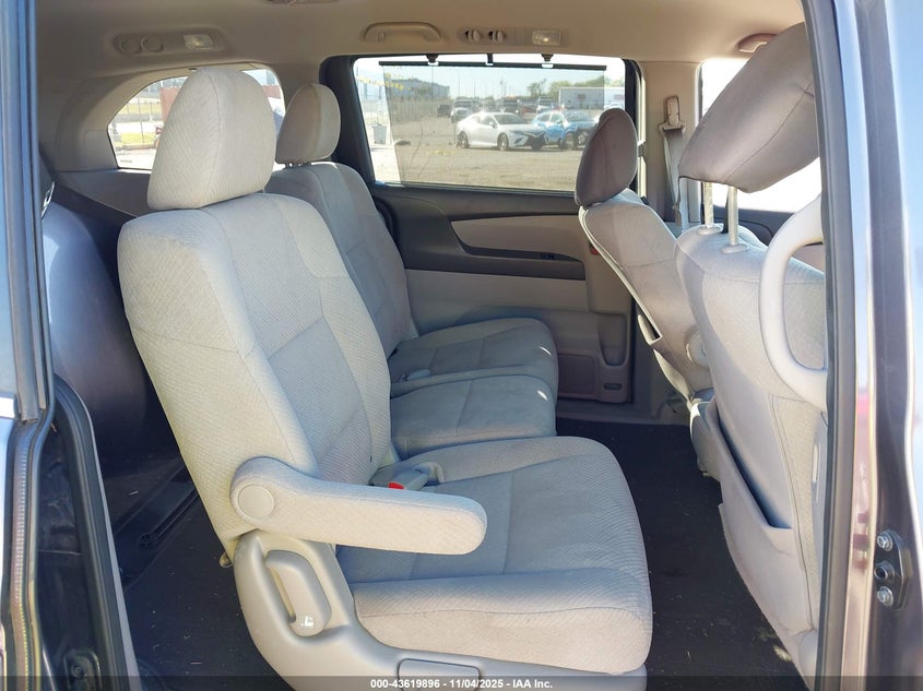 2016 HONDA ODYSSEY SE 5FNRL5H38GB042163