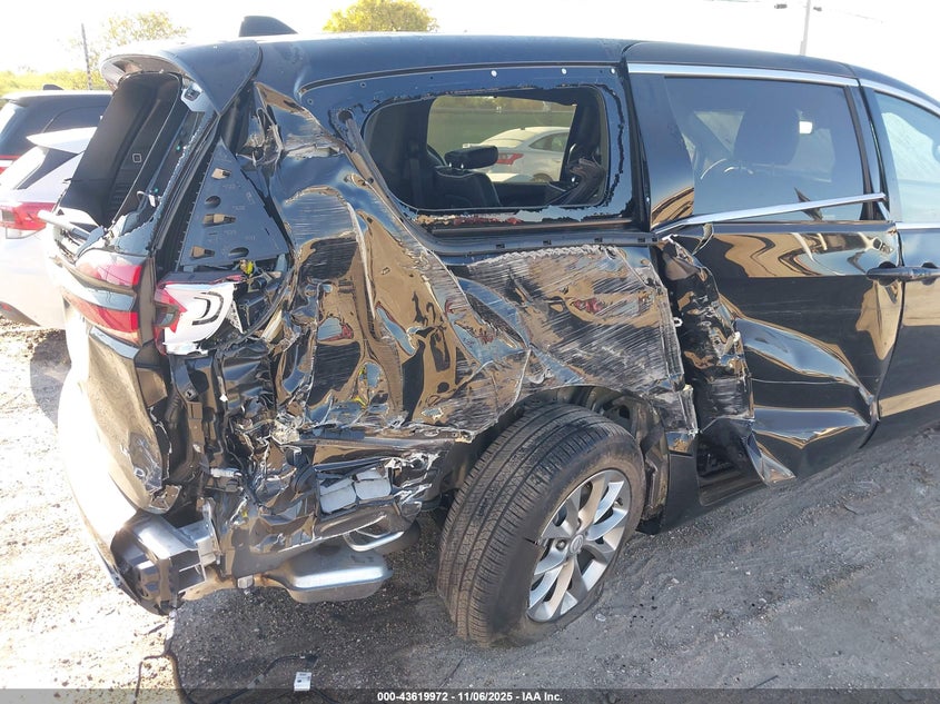 2026 Chrysler Pacifica Limited VIN: 2C4RC1GG9TR175851 Lot: 43619972