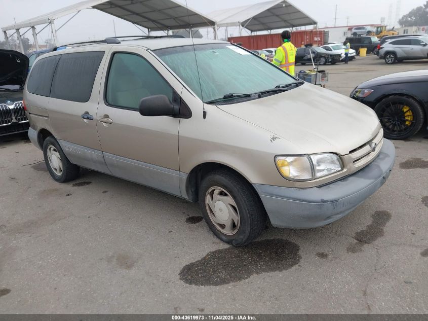 2000 Toyota Sienna Le