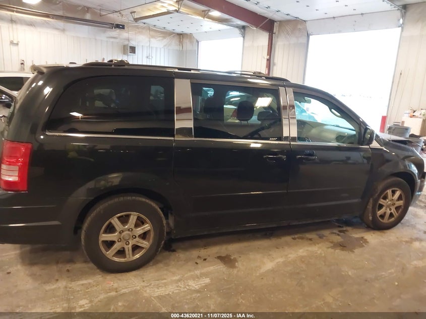 2008 Chrysler Town & Country Touring VIN: 2A8HR54P08R829495 Lot: 43620021