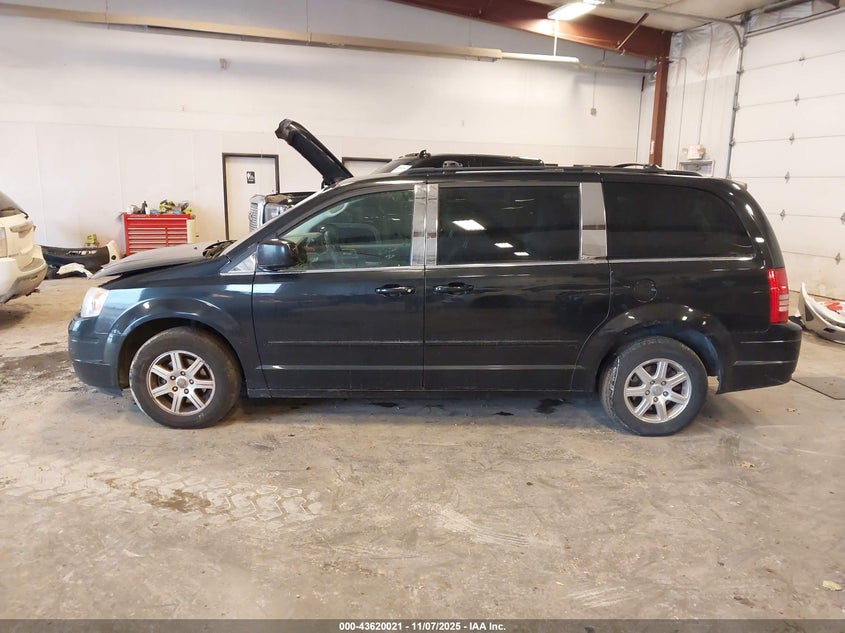 2008 Chrysler Town & Country Touring VIN: 2A8HR54P08R829495 Lot: 43620021