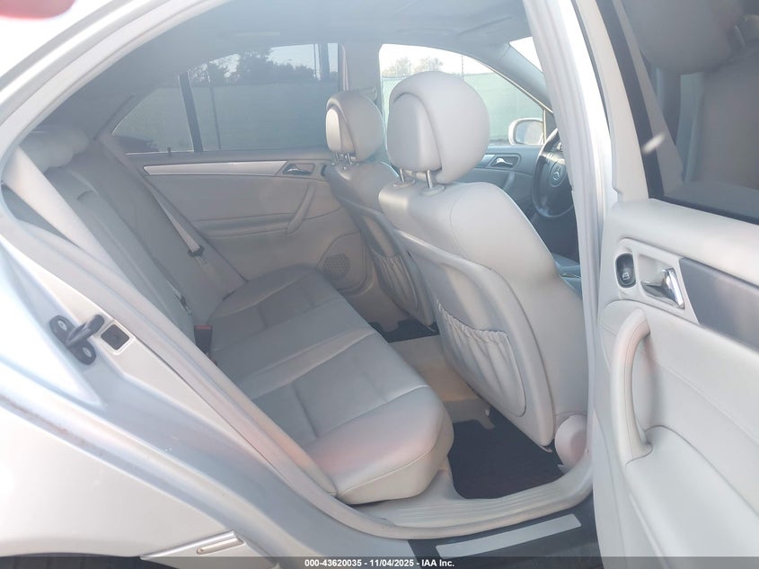 2006 Mercedes-Benz C 230 Sport VIN: WDBRF52H56A856112 Lot: 43620035