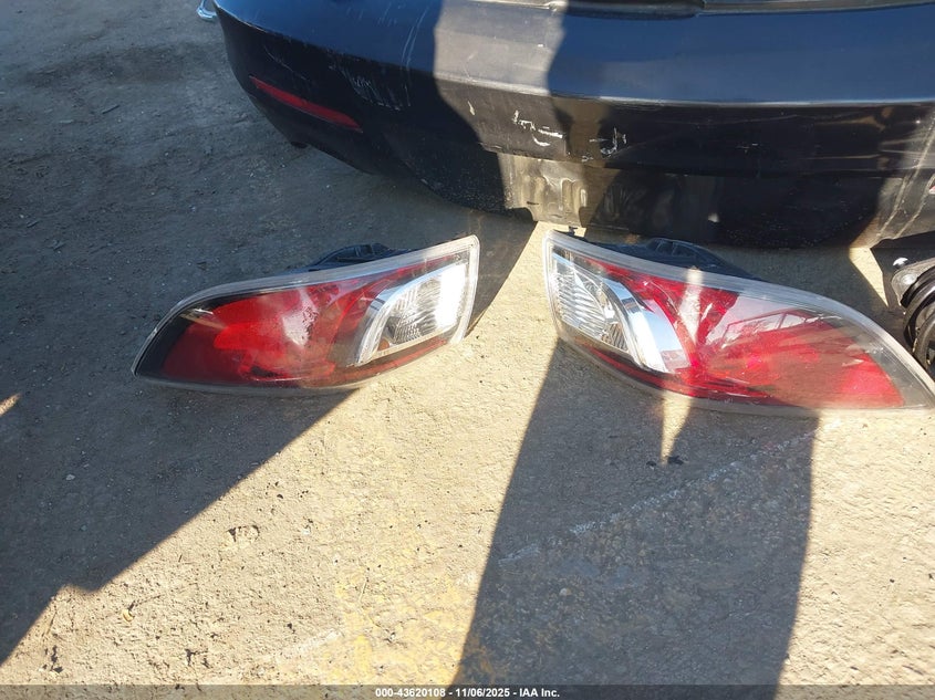 2013 MAZDA MAZDA3 I GRAND TOURING - JM1BL1WPXD1810911