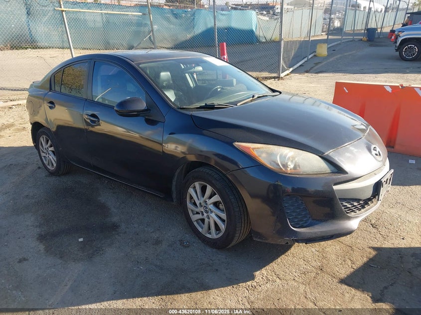 2013 MAZDA MAZDA3 I GRAND TOURING - JM1BL1WPXD1810911