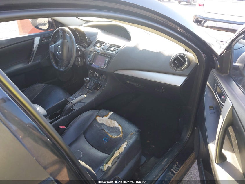 2013 MAZDA MAZDA3 I GRAND TOURING - JM1BL1WPXD1810911