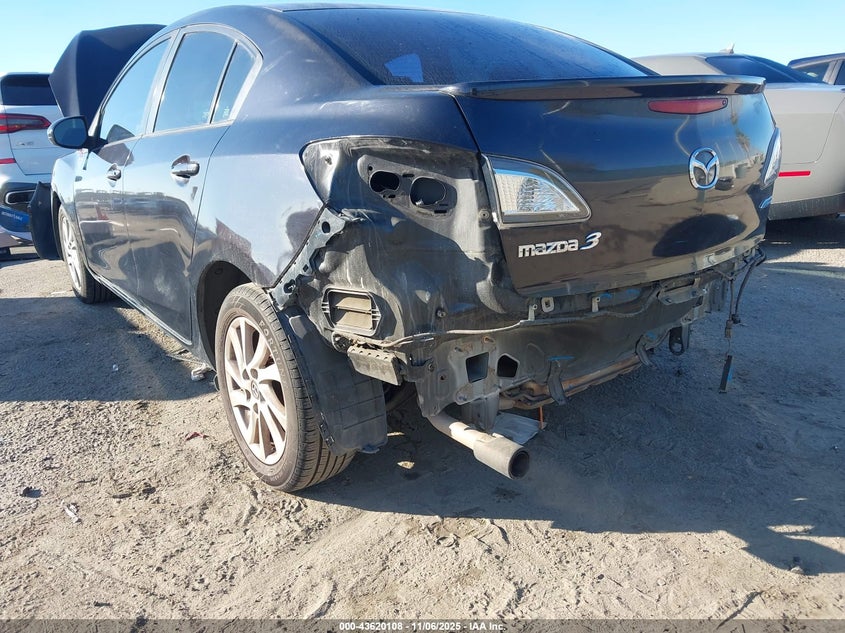 2013 MAZDA MAZDA3 I GRAND TOURING - JM1BL1WPXD1810911