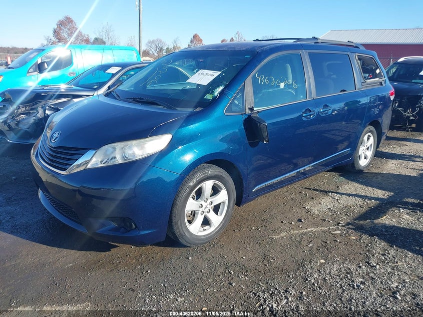 5TDKK3DC6CS238591 2012 TOYOTA SIENNA photo no. 2
