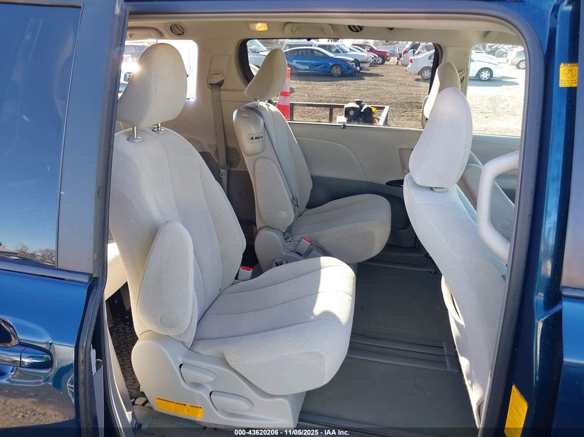 5TDKK3DC6CS238591 2012 TOYOTA SIENNA photo no. 8