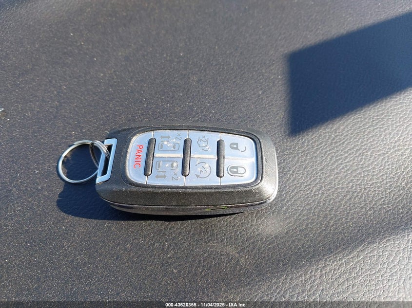 2018 Chrysler Pacifica Touring L VIN: 2C4RC1BG8JR110476 Lot: 43620355