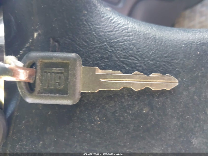 1998 GMC Sonoma Sls VIN: 1GTCS1940W8520986 Lot: 43620364