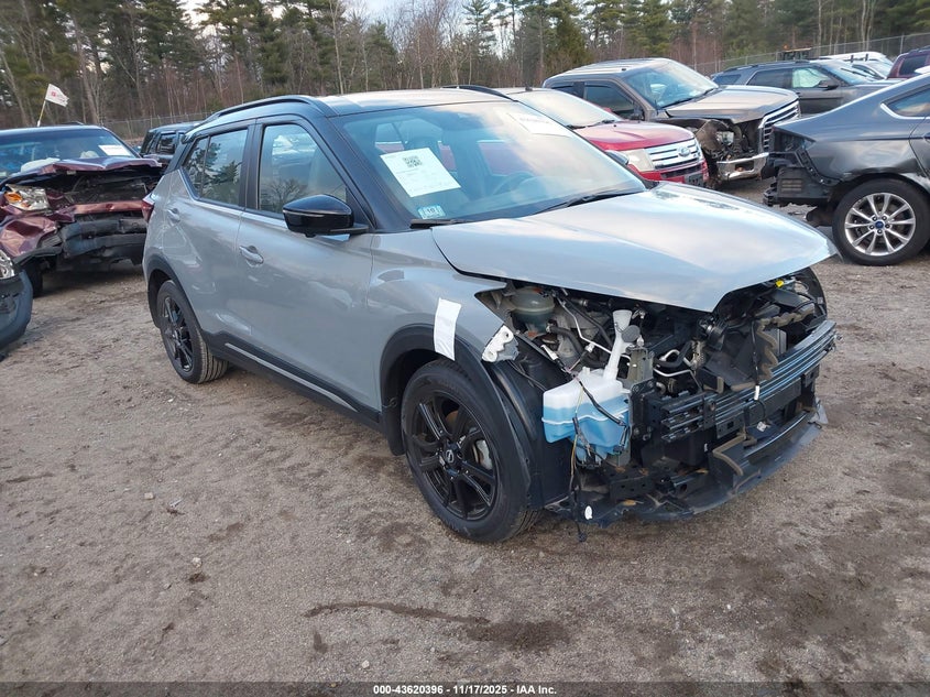 NISSAN KICKS SR XTRONIC CVT