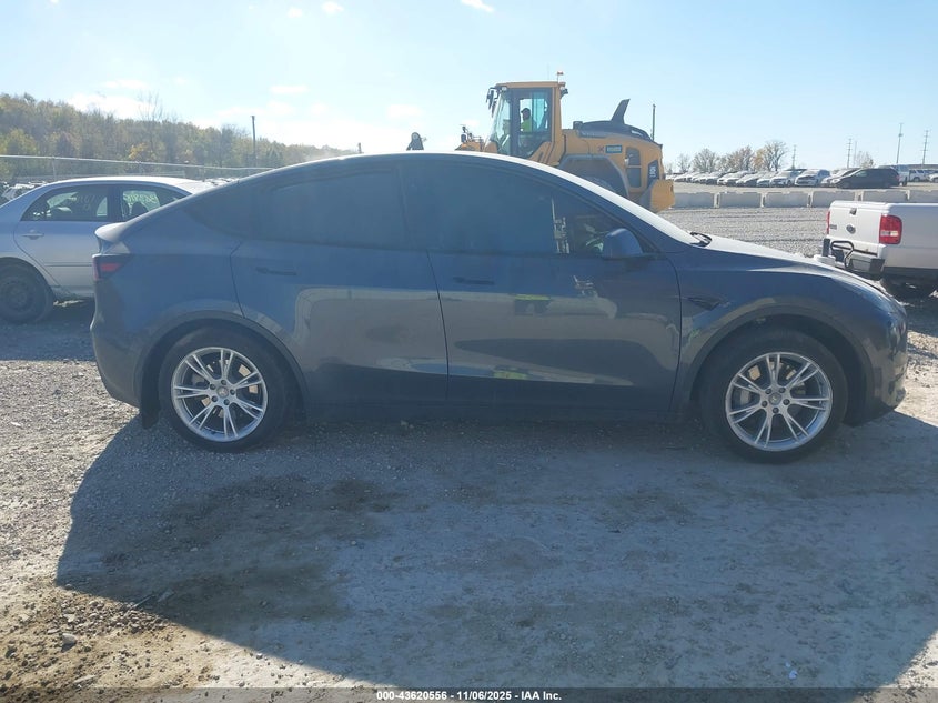 2023 Tesla Model Y Awd/Long Range Dual Motor All-Wheel Drive VIN: 7SAYGDEE8PF869079 Lot: 43620556