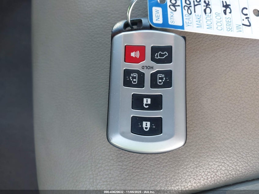 2015 TOYOTA SIENNA XLE PREMIUM 8 PASSENGER 5TDYK3DCXFS543347