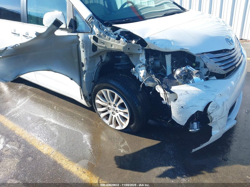 2015 TOYOTA SIENNA XLE PREMIUM 8 PASSENGER 5TDYK3DCXFS543347