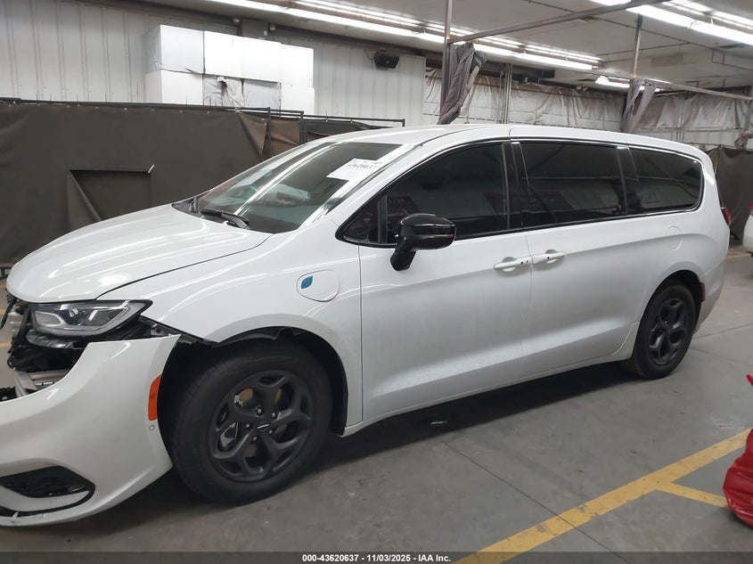 2024 Chrysler Pacifica Hybrid S Appearance Pkg VIN: 2C4RC1S72RR104121 Lot: 43620637