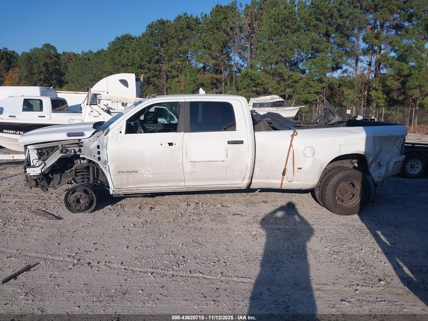 2024 Ram 3500 Big Horn 4X4 8' Box VIN: 3C63RRHL9RG242291 Lot: 43620715