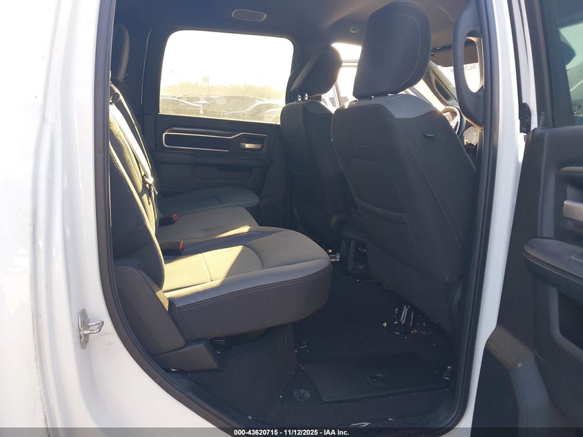 2024 Ram 3500 Big Horn 4X4 8' Box VIN: 3C63RRHL9RG242291 Lot: 43620715