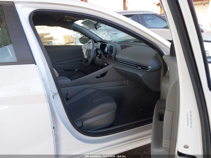 KMHLM4DG3SU961845 2025 HYUNDAI ELANTRA photo no. 5