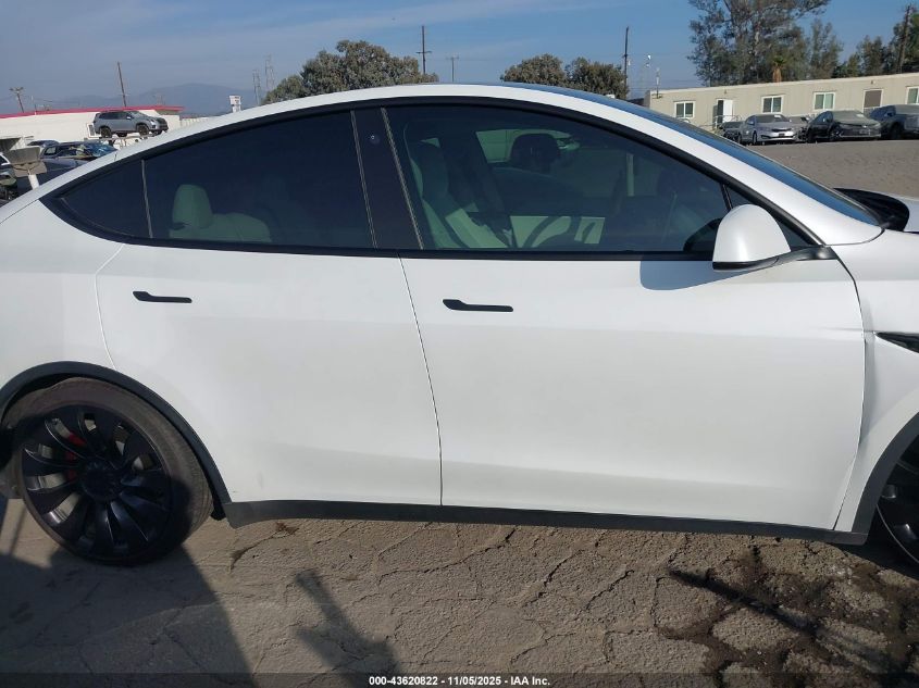 2022 Tesla Model Y Performance Dual Motor All-Wheel Drive VIN: 7SAYGDEF7NF407652 Lot: 43620822