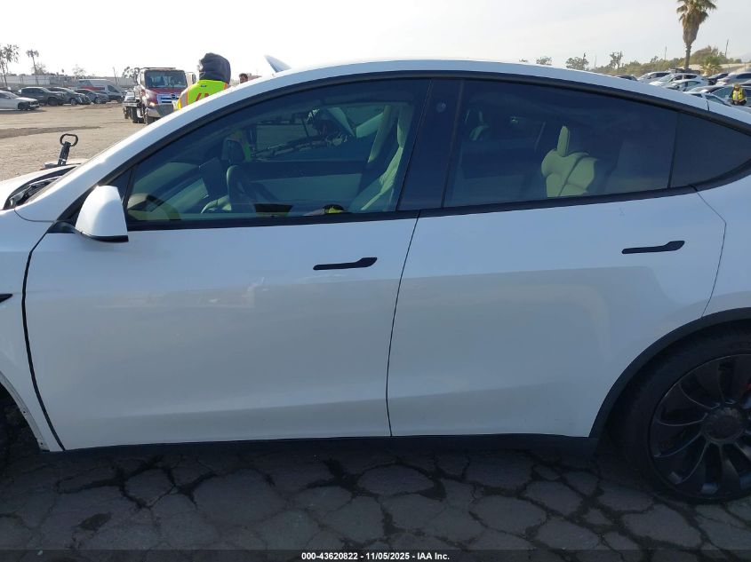 2022 Tesla Model Y Performance Dual Motor All-Wheel Drive VIN: 7SAYGDEF7NF407652 Lot: 43620822
