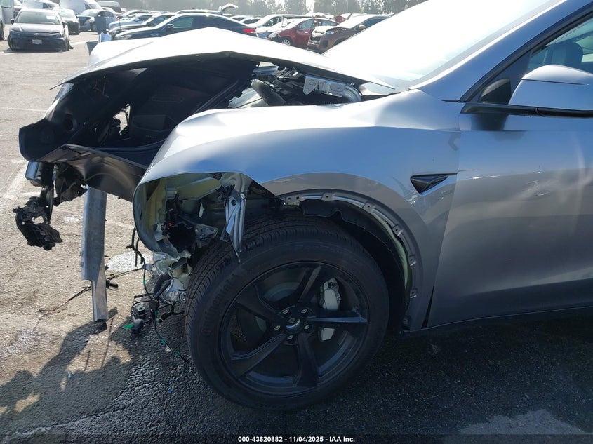 2026 Tesla Model Y Long Range Dual Motor All-Wheel Drive/Long Range Launch Series VIN: 7SAYGDEE6TF459276 Lot: 43620882