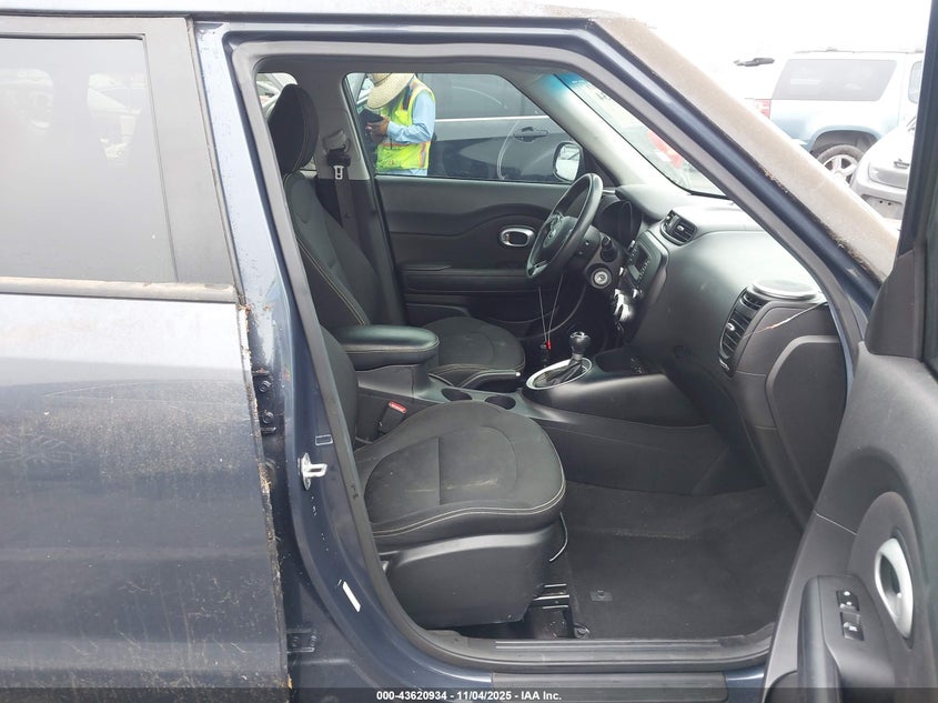 2015 KIA SOUL + - KNDJP3A52F7183400