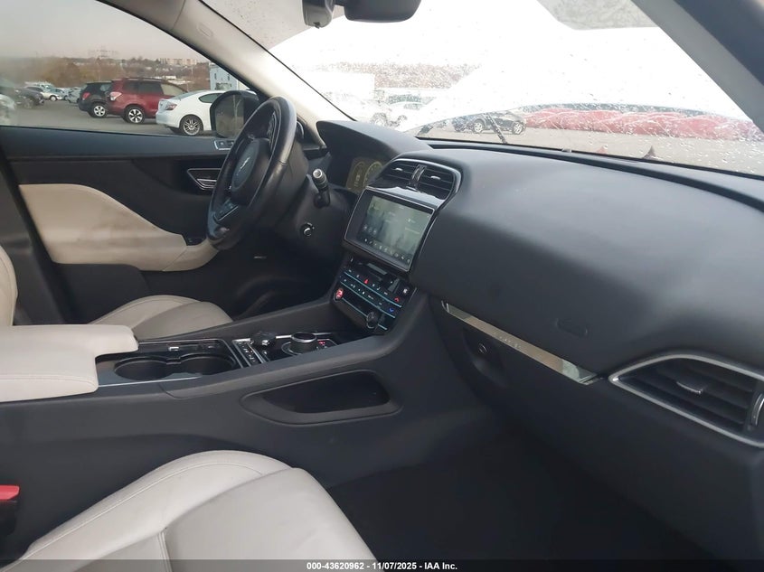 2017 JAGUAR F-PACE 35T PRESTIGE SADCK2BV4HA894803